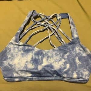 Lululemon sports bra size 4